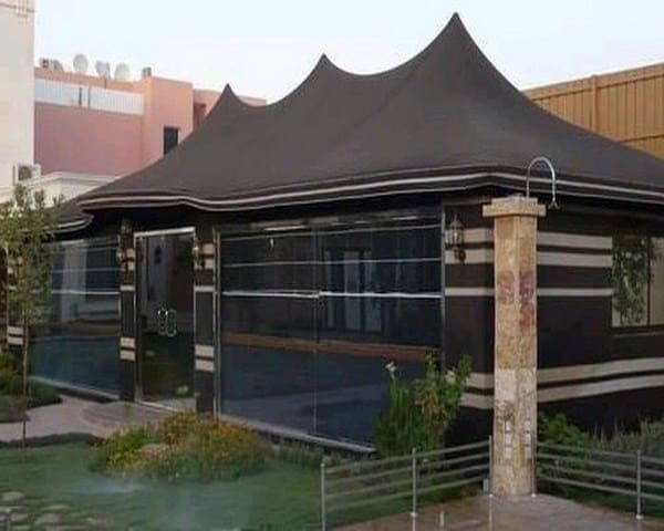 بيت شعر ملكي