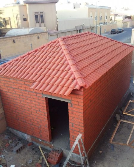 اختيار القراميد المناسبة بناءً على نوع السطح في الدرعية بالرياض