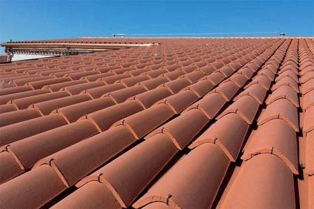 اختيار القراميد المناسبة بناءً على نوع السطح في الدرعية بالرياض