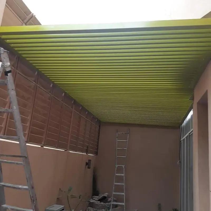 تركيب مظلات وجلسات خارجية حديثة لعام 2026حي القيروان