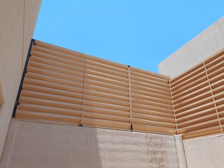 تركيب سواتر لأحواش الفلل والمنازل والاستراحات في حي لبن والخزامي بالرياض