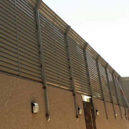 تركيب سواتر لأحواش الفلل والمنازل والاستراحات في حي لبن والخزامي بالرياض