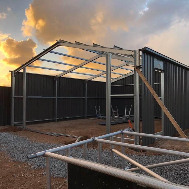 أسعار الهناجر والمستودعات الحديدية وسندوتش بانل في حي المروج والفلاح