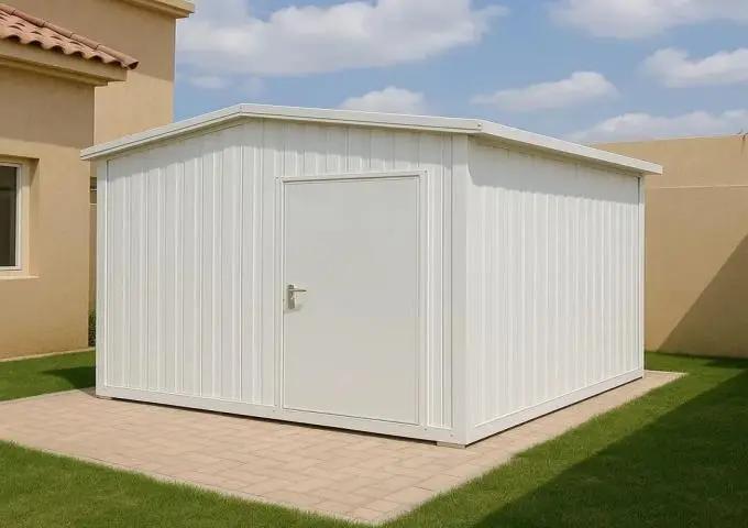 حداد متنقل لتركيب ساندوتش بنل معزول للارتدادات والملاحق في حي المروج والمعذر