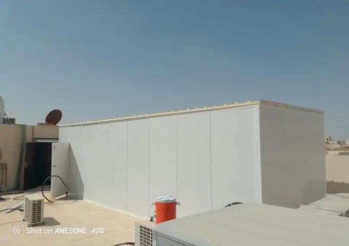 ملاحق ساندوتش بانل في مطار الملك خالد بالرياض:الدليل الشامل للتكلفة، المميزات، وطريقة التركيب 2026