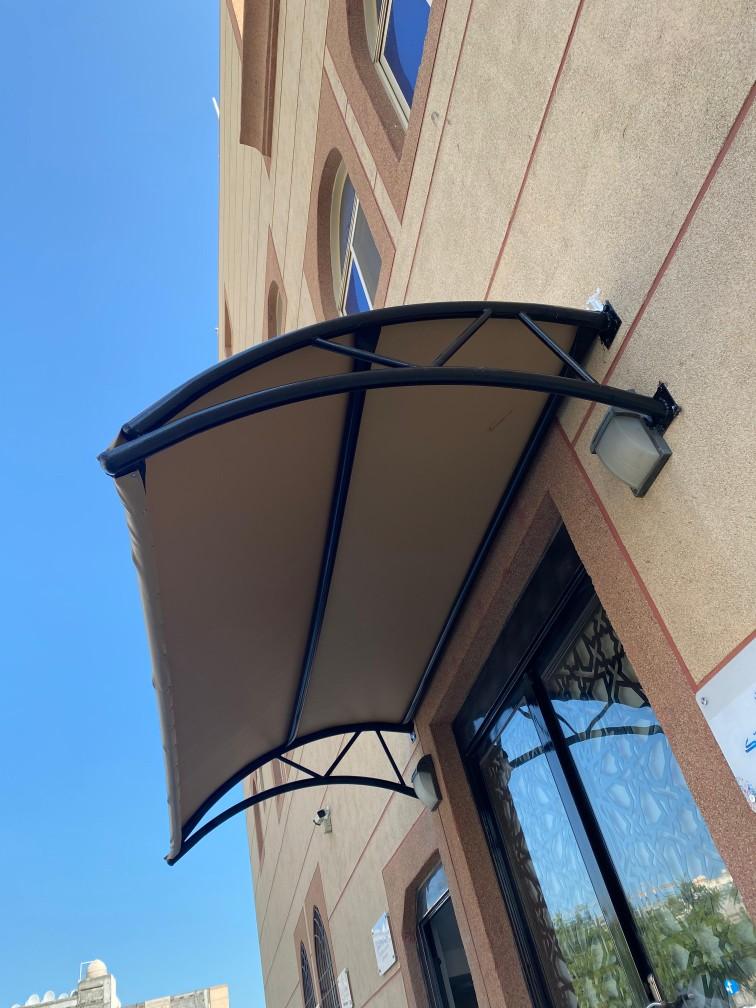 دليل لحداد تركيب مظلات وسواتر حي الرمال والملقا|بأنواع المظلات وأسعارها وأفضل الخامات