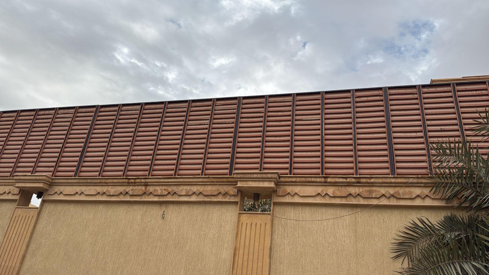 أفضل أنواع سواتر أحواش المنازل 2026حي حطين ومخرج 10،ومخرج 4| دليل الأسعار والتركيب والمميزات