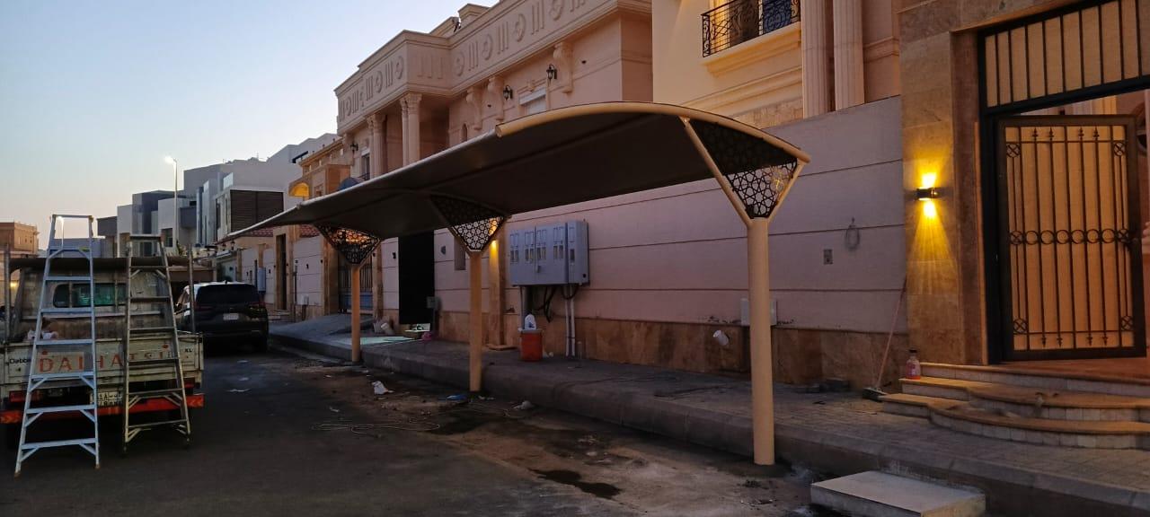 أفضل حداد لتركيب مظلات سيارات في حي حطين وحي الصحافة 2026 | دليل حماية سيارتك من الشمس والحرارة