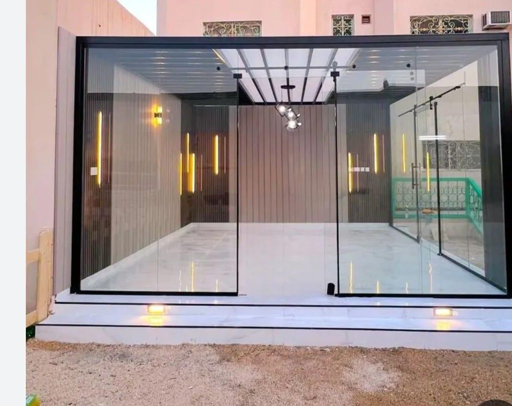 مجالس زجاجية وملاحق خارجيه فخمةفي شمال الرياض:تصاميم عصرية تجمع بين الفخامة وإطلالة الطبيعة 2026