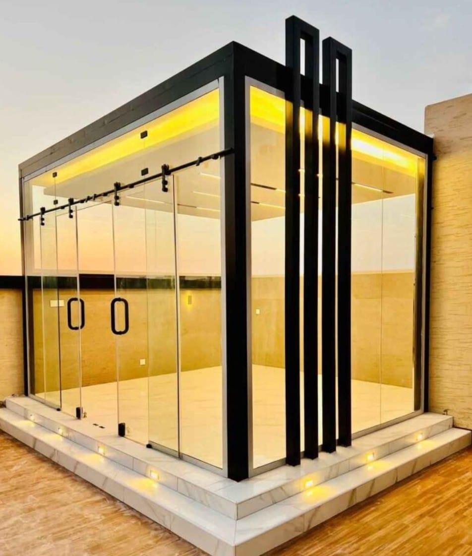 مجالس زجاجية وملاحق خارجيه فخمةفي شمال الرياض:تصاميم عصرية تجمع بين الفخامة وإطلالة الطبيعة 2026