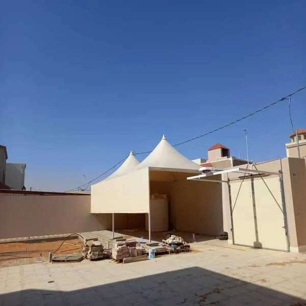 أفضل حداد لتركيب أنواع قماش مظلات خارجية ومظلات شراع حي الياسمين وحي الملقا: دليل الشراء الشامل لعام 2026