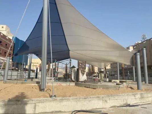 أفضل حداد لتركيب أنواع قماش مظلات خارجية ومظلات شراع حي الياسمين وحي الملقا: دليل الشراء الشامل لعام 2026