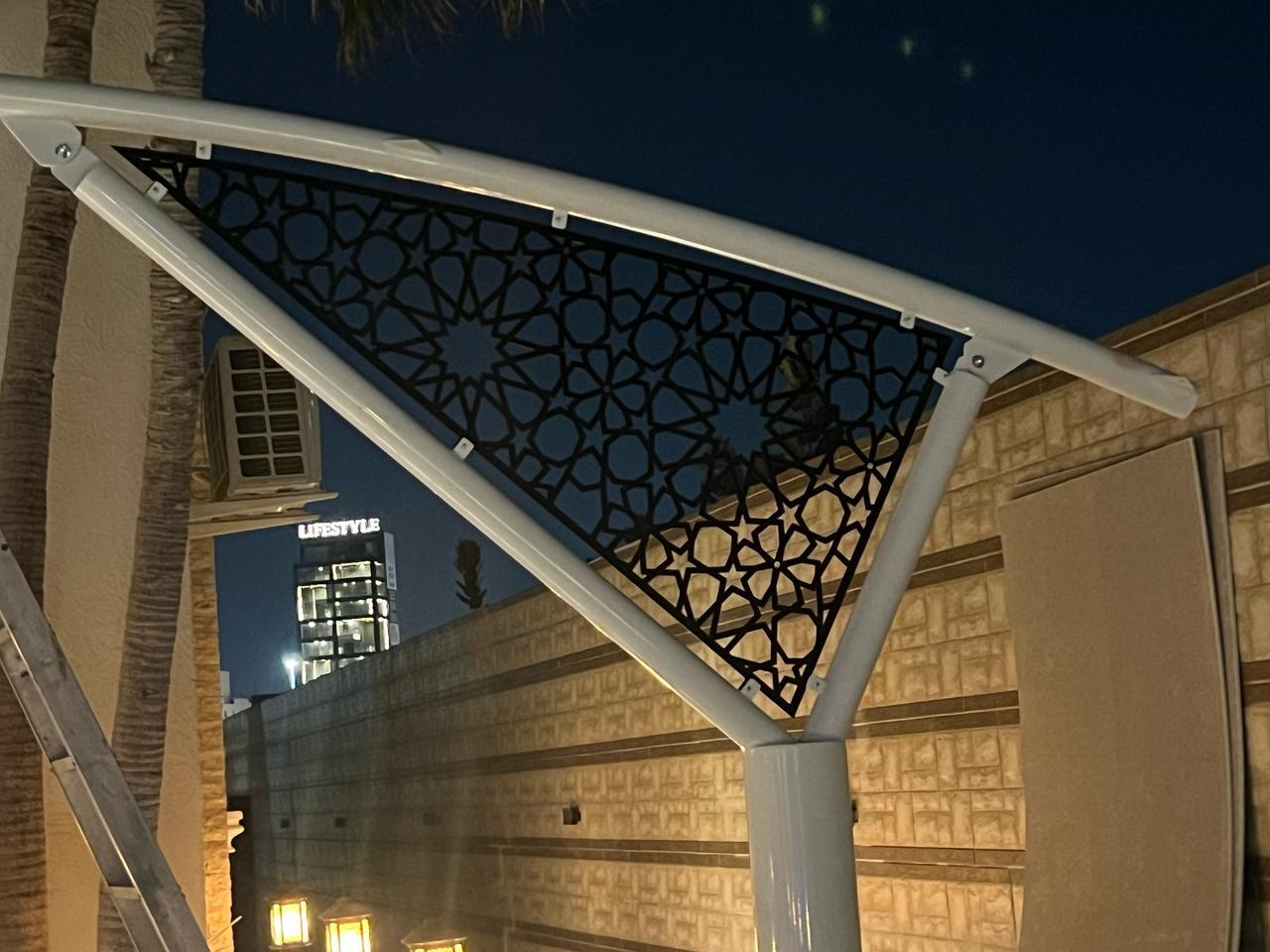 أفضل حداد لتركيب مظلات سيارات في حي حطين وحي الصحافة 2026 | دليل حماية سيارتك من الشمس والحرارة