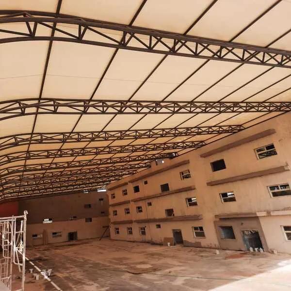 أفضل حداد لتركيب أنواع قماش مظلات خارجية ومظلات شراع حي الياسمين وحي الملقا: دليل الشراء الشامل لعام 2026