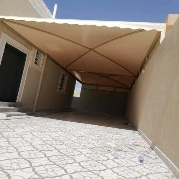 أفضل حداد لتركيب أنواع قماش مظلات خارجية ومظلات شراع حي الياسمين وحي الملقا: دليل الشراء الشامل لعام 2026