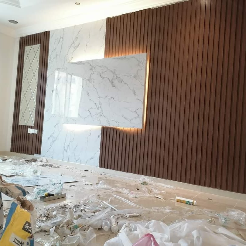 تركيب أفضل سواتر وديكورات بديل الخشب الرياض | أسعار ومميزات سواتر WPC لعام 2026