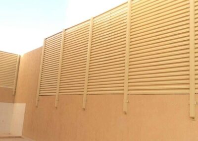 تركيب أفضل سواتر وديكورات بديل الخشب الرياض | أسعار ومميزات سواتر WPC لعام 2026