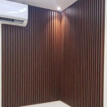 تركيب أفضل سواتر وديكورات بديل الخشب الرياض | أسعار ومميزات سواتر WPC لعام 2026